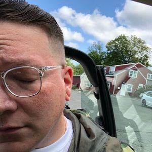 Meet your Posher, Devin